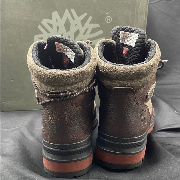 Timberland Brown Boots with Durable Leather and Ankle Support - Picture 4 of 4